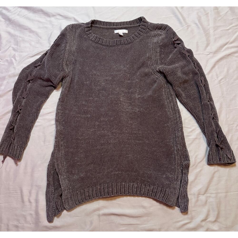 Lauren Conrad womens gray distressed lace arms sweater size M